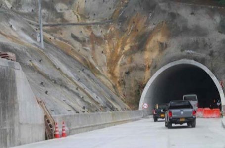 Contratistas que licitan para obras de la Línea firman pacto contra la corrupción
